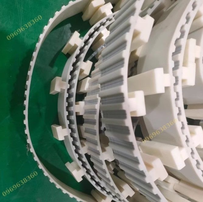 DÂY PU LÕI THÉP GẮN MẤU Ở LƯNG